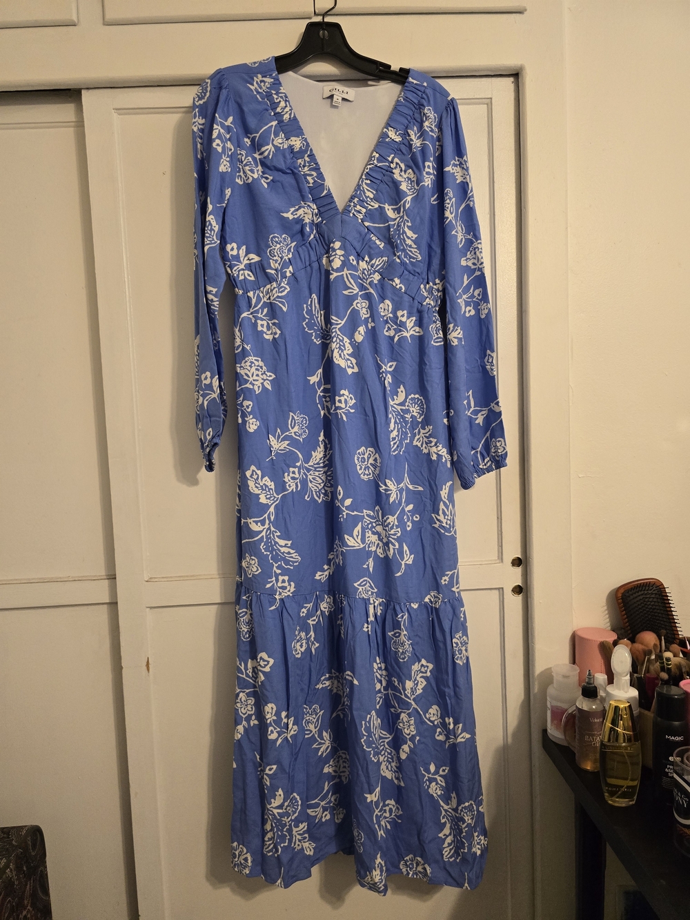 Gilli Blue Floral V‑Neck Maxi Dress